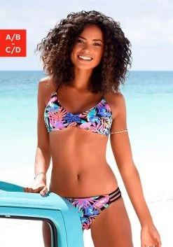 S.Oliver RED LABEL Beachwear Highwaist-bikinibroekje MARIKA Met Een Afneembare Riem 27 S.Oliver RED LABEL Beachwear Highwaist-bikinibroekje MARIKA Met Een Afneembare Riem -Beste Bikini Winkel bench triangel bikinitop pitch met stijlvolle rugverwerking zwart 1
