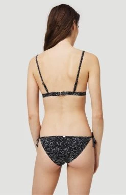 O'Neill Balconette-bikinitop Fiji Mix Triangle 32 O'Neill Balconette-bikinitop Fiji Mix Triangle -Beste Bikini Winkel oneill balconette bikinitop fiji mix triangle zwart 12
