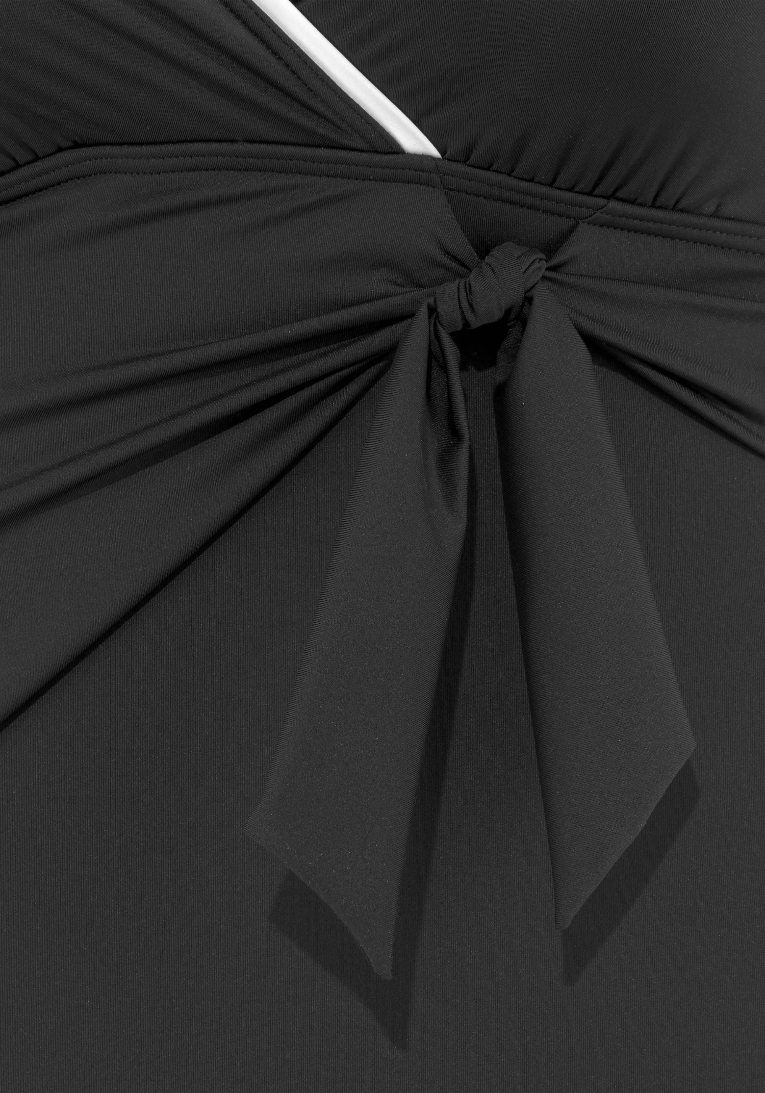 Vivance Badpak Met Een Modellerend Effect En Contrastkleurige Piping 6 Vivance Badpak Met Een Modellerend Effect En Contrastkleurige Piping - Afbeelding 4